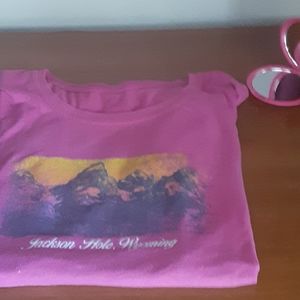 Women's pink tshirt